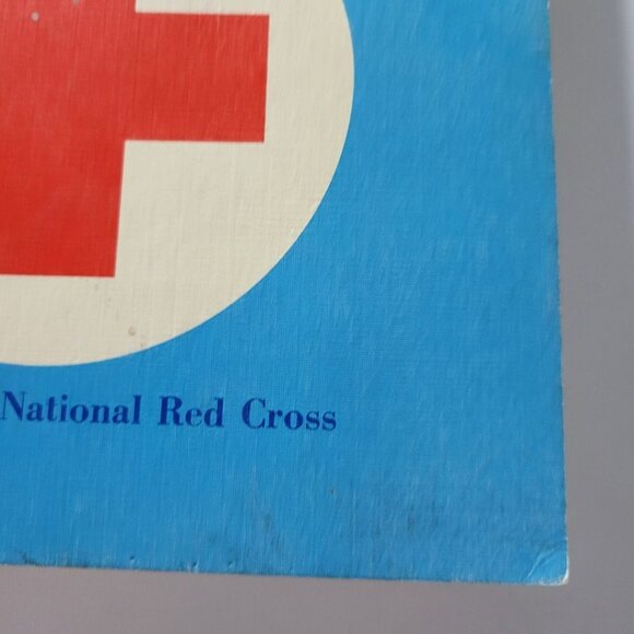 Red Cross Standard First Aid Personal Safety Book 1975 Vintage Health Guide - Picture 4 of 10